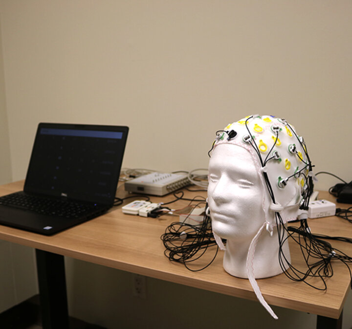 Brain-Computer Interface setup in AAC Translation Lab